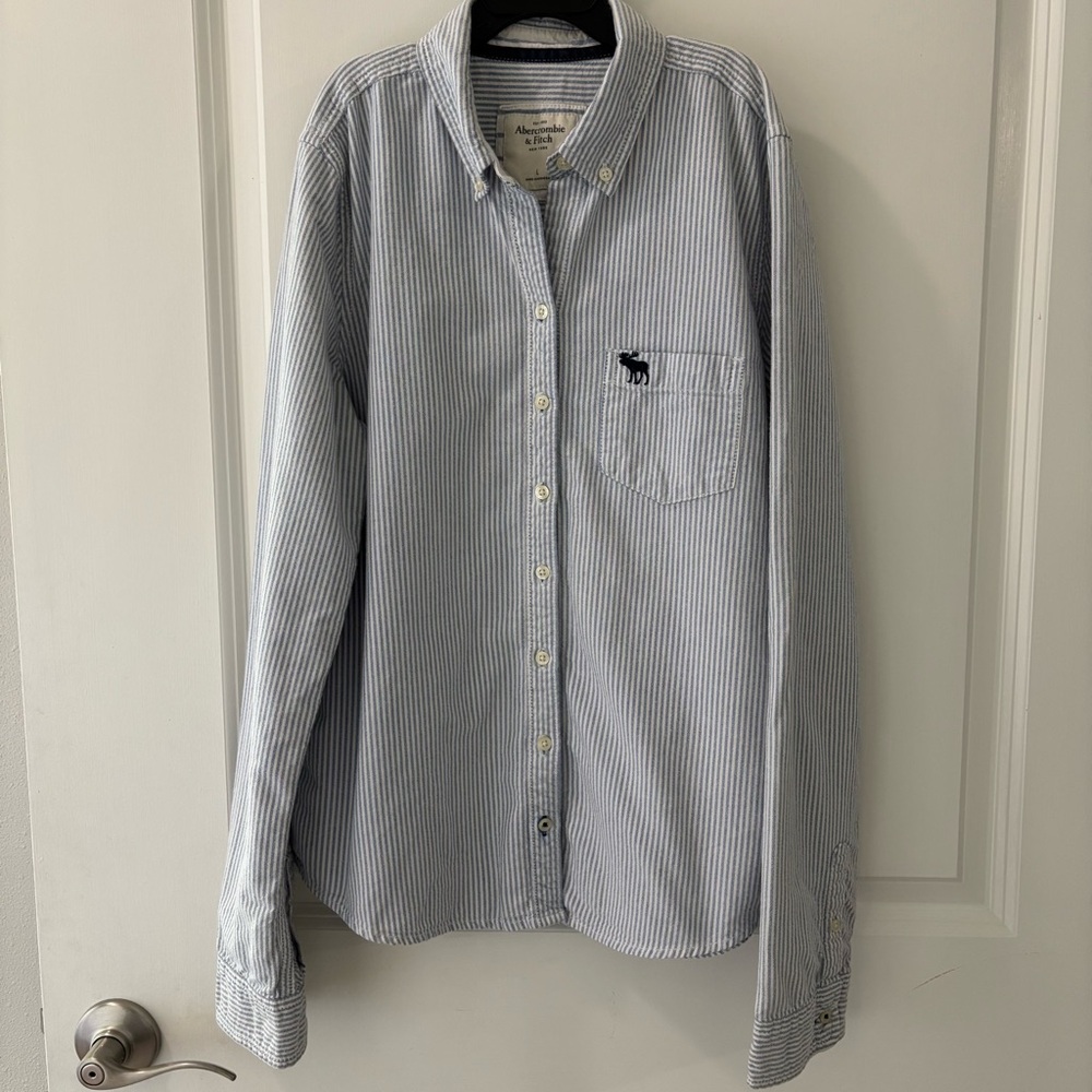 Abercrombie Blue and white stripe button down size large - Picture 2 of 6